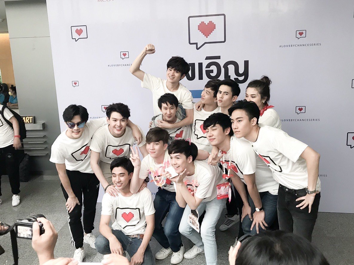 chancy45023458's tweet photo. happy anniversary.
miss you all.
In the parallel world,I hope they are happy always.
I love ss1. thank you.@aloneww
#1stAnniversaryLBC https://t.co/tI2WOFIgsU