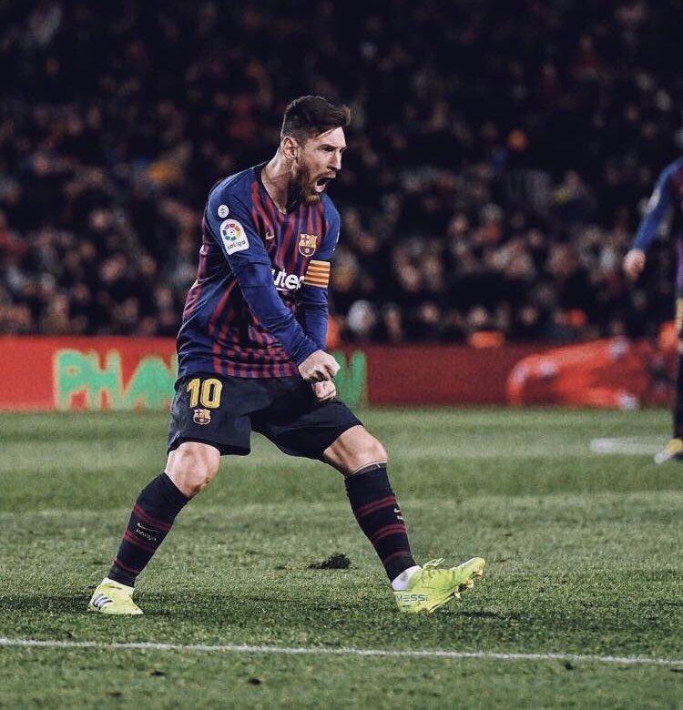MotivacionesF's tweet photo. "De niño sacrifiqué a mi familia para empezar una nueva vida. Cambié de gente, de amigos...Todo lo que hice, lo hice por el fútbol, para lograr mi sueño".

— LEO MESSI https://t.co/nEKLvZNmZo