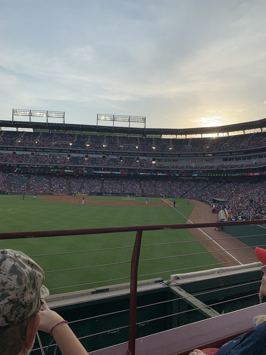 ELARFerguson's tweet photo. #texasrangers Fun night with my family! https://t.co/HSd46v2Wrm