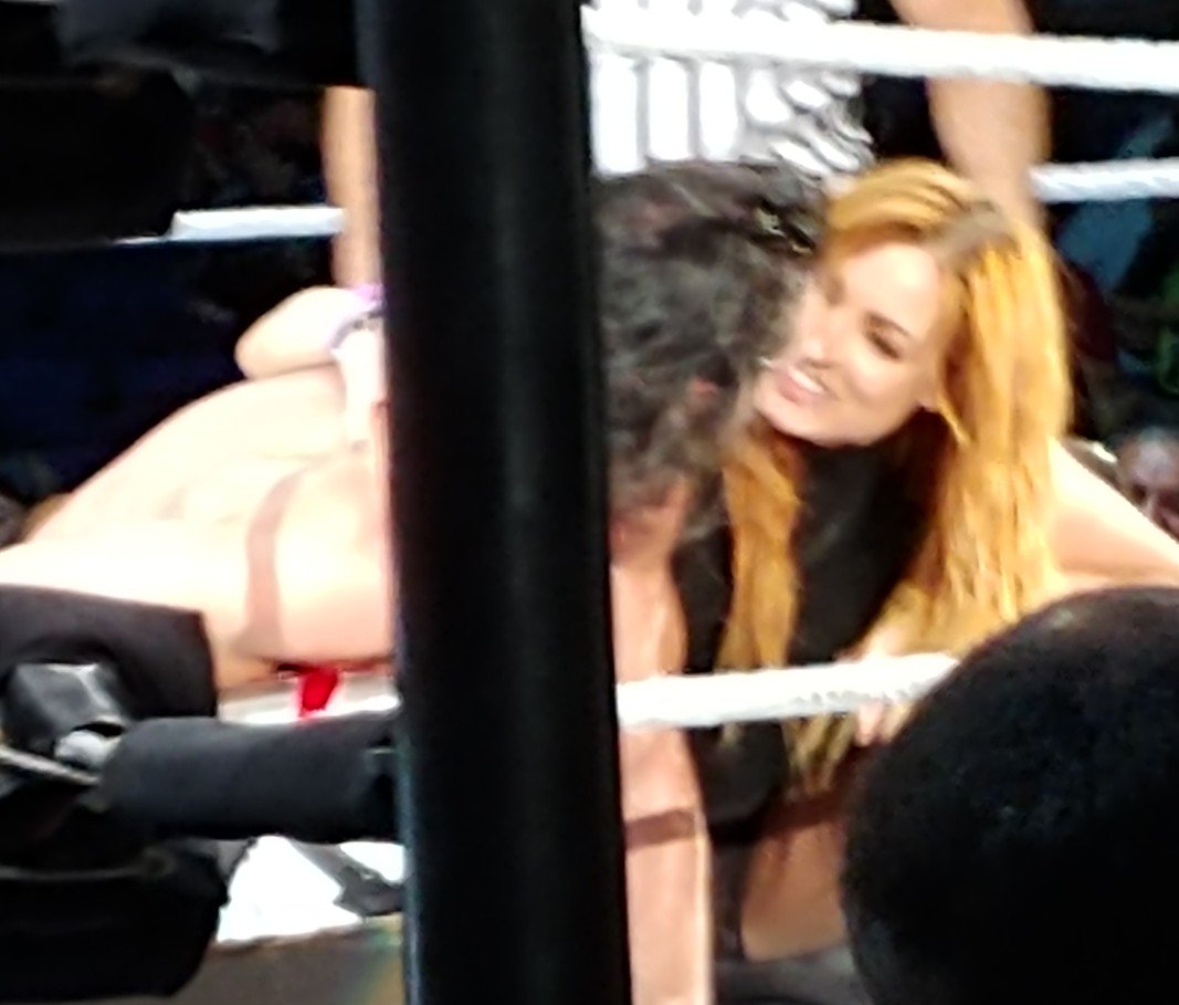 MellyMel425's tweet photo. Got to see my favorites @WWERollins & @BeckyLynchWWE at #WWEFTWAYNE You both rocked tonight! โคโค https://t.co/LdOd9ENjyT