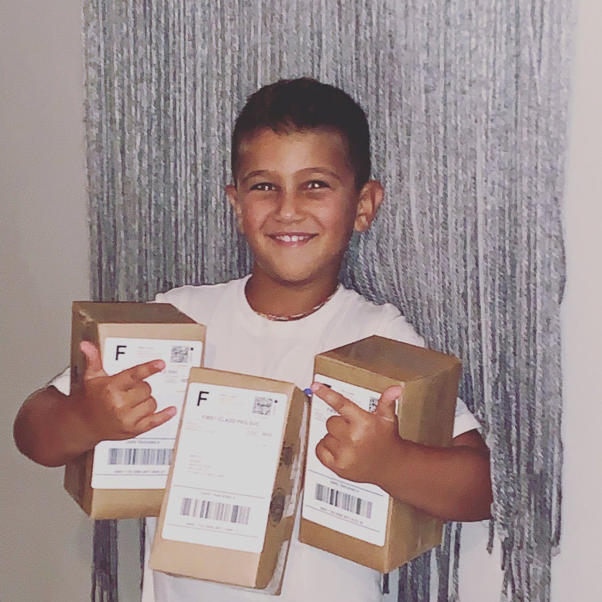 BATHSCOTS's tweet photo. “Daddy, did you invent these?” 

Having your first born, the reason the business exists, show interest in helping you pack orders...even if it’s way past his bed time, makes it all worth it. 

Thanks for the reminder that chasing your dreams is a good thing. ❤️

#entrepreneur https://t.co/izk3i0JJcq