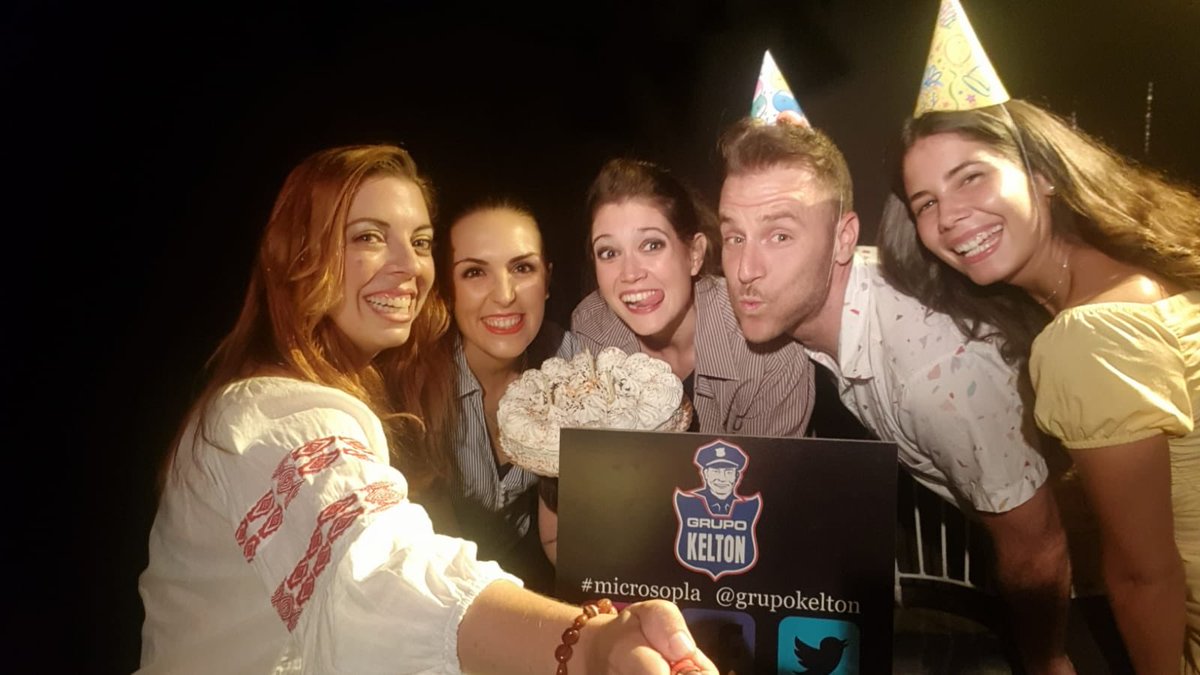 GrupoKelton's tweet photo. Segunda noche del reestreno de #microsopla en @microteatrobcn. Con Helena García, @Beti__ y @SabinaFarres. 

#elisabetmartinezdearenzana #grupokelton #helenagarcia #microsopla #microteatrebarcelona #sabinafarres Más información en: 
https://t.co/swUnjxvhg2 https://t.co/a3fkjxRhBD