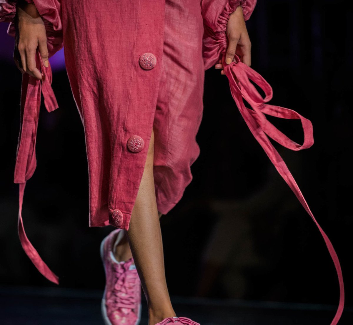 Naina's tweet photo. #ThrowBack Diksha Khanna #LMIFWSS19 #FashionWeek #MadeInIndia https://t.co/QuOEyoL7fX https://t.co/g70DzHdYAu