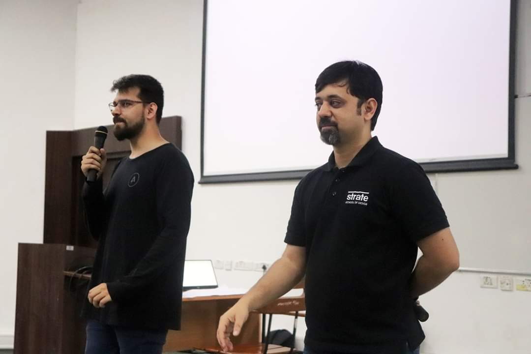 fpiitgn's tweet photo. βSketching is a tool to think visuallyβ- with such great thoughts, two instructors from Starte School of Design, taught the students the basics of sketching. They got hands-on training on the basic elements of sketching.
#FoundationProgram2019 #FP2019 #SketchOff https://t.co/sB1Jd9OAPV