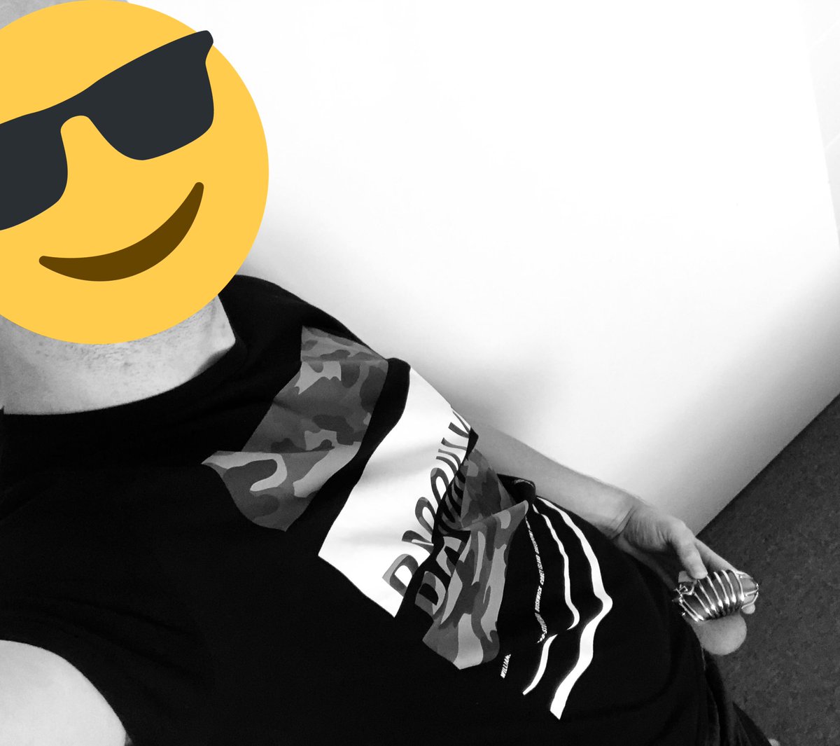 downunderffsub's tweet photo. Celebrating 1 week locked up. 🔑⛓🔒 #chastityslaves #chastitysub #chastity https://t.co/WGd4wdjFVw