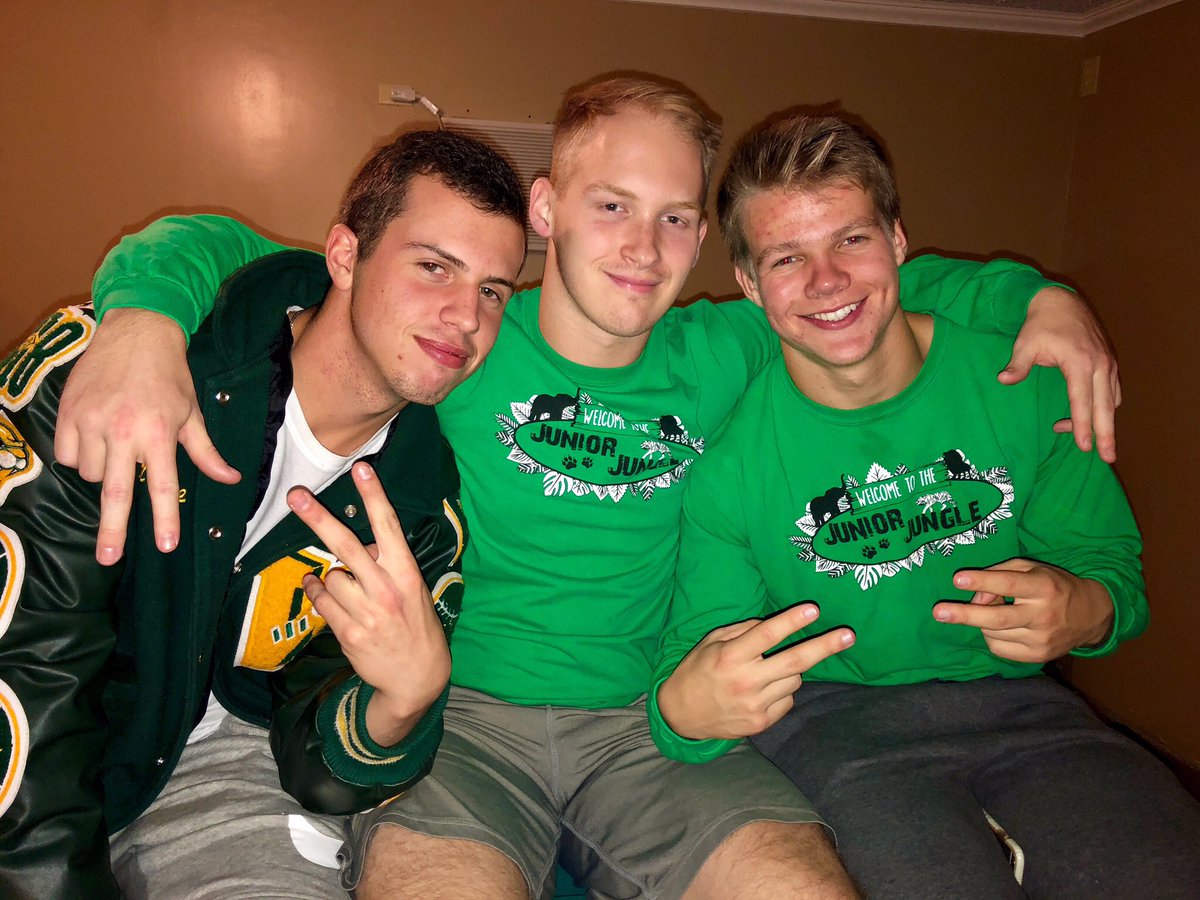 l_t12's tweet photo. happy birthday to the bro @delee_dylan don’t party too hard https://t.co/vk8Kmhns9C