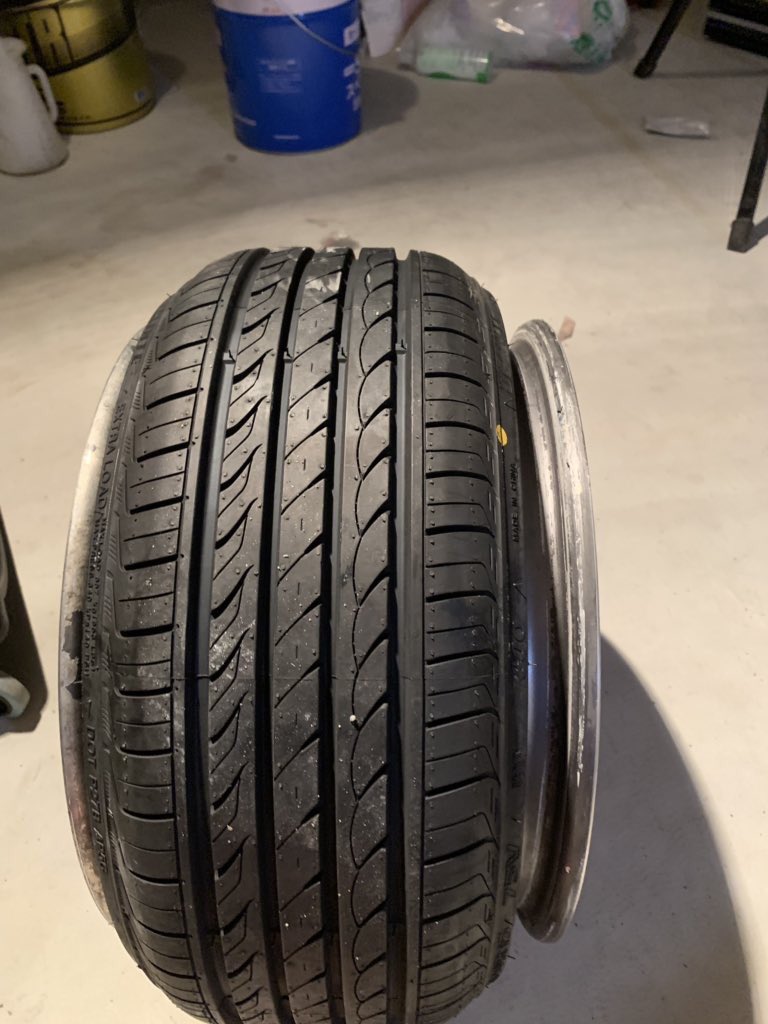 NKB 15インチ、 デリンテ 165/40-15❗️
