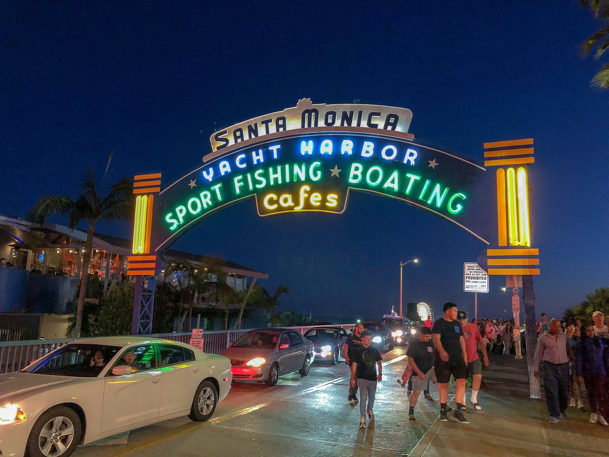 MirkoPerenzin's tweet photo. #Tramonto a #SantaMonica #Sunset #OceanFrontWalk #Oceano #Ocean #Spiaggia #Beach #CalifornicaStateRoute1 #SantaMonicaPier #California #USA #PicOfTheDay https://t.co/OV3yzzOscf