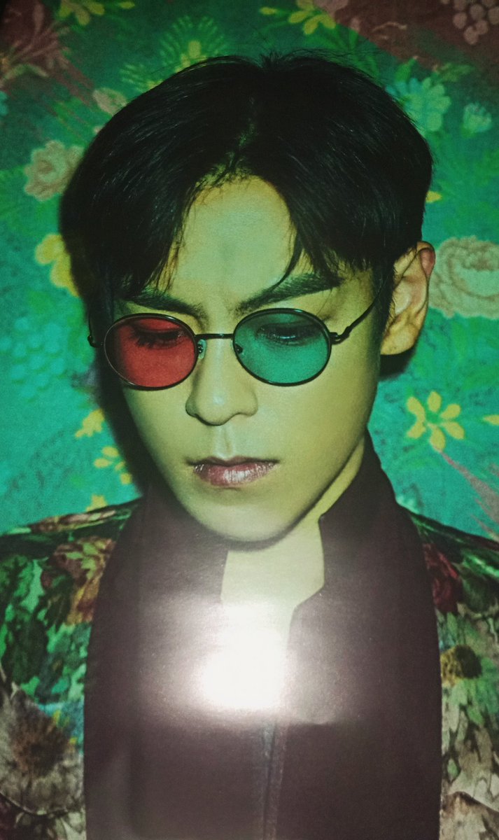 BIGBANGBIAS1's tweet photo. The only Seung Hyuns that maatter to me 💛 👑👑 kyaaaa~ why does this posters have to be this good!! These are sinful photos 🤦♀️🤦♀️😌😌😌
#MADEPOSTERS #POSTERSET #BIGBANG #TOP #SEUNGRI
@ManilaMarupok https://t.co/GQos0bhSaH