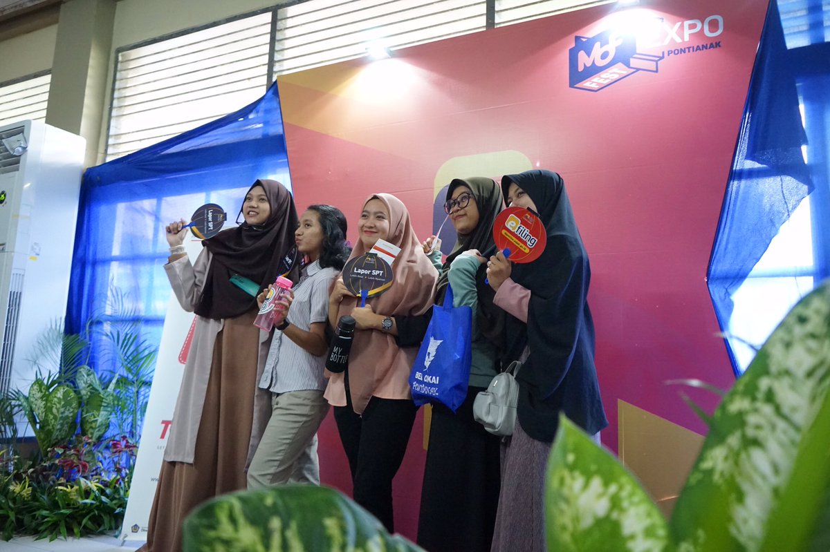 pajakkalbar's tweet photo. #LIVE Kanwil DJP Kalimantan Barat turut memeriahkan Ministry of Finance Festival (MOFEST) di Auditorium Universitas Tanjungpura Pontianak (8/3).
#uangkita #mofest2019 #mofest #futureoftoday #pajakkitauntukkita
@kemenkeuri
@ditjenpajakri https://t.co/mDR3FnPYnL