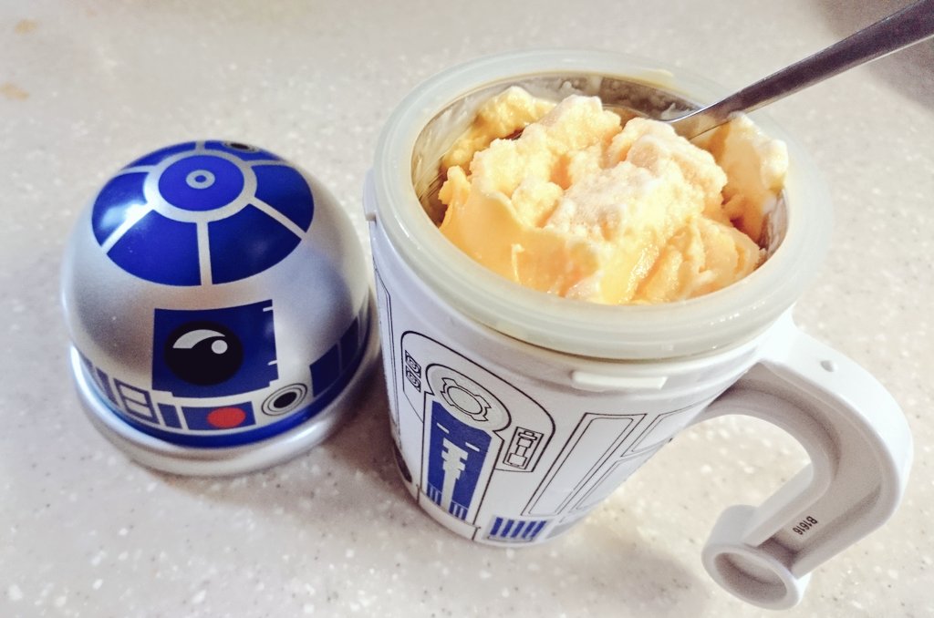 一年ぶりにアイスクリーム作りました。
これ腕が超疲れる😣💦