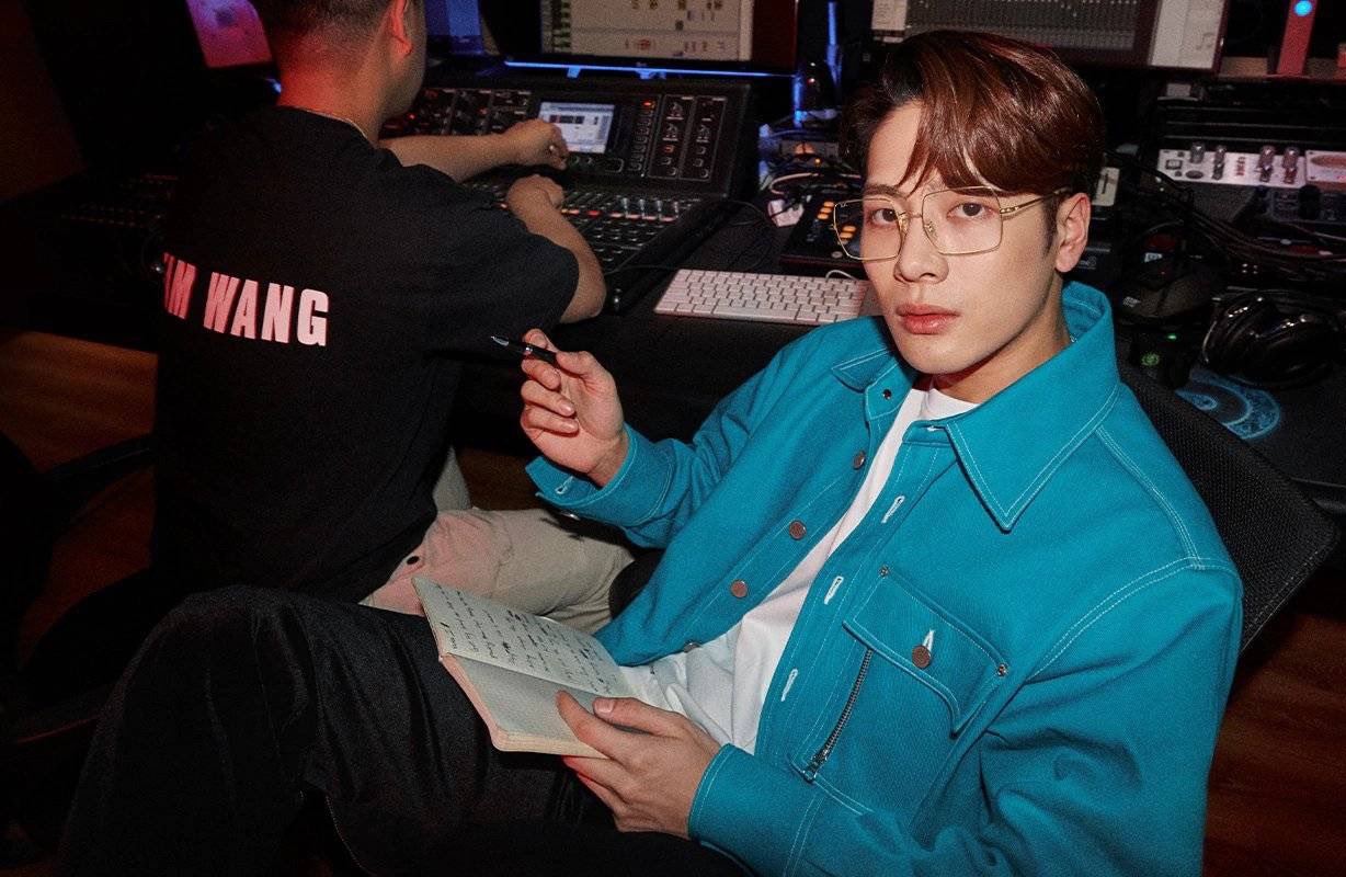 Jackson Wang este invitat să cânte la showul ,,The Late Late Show with