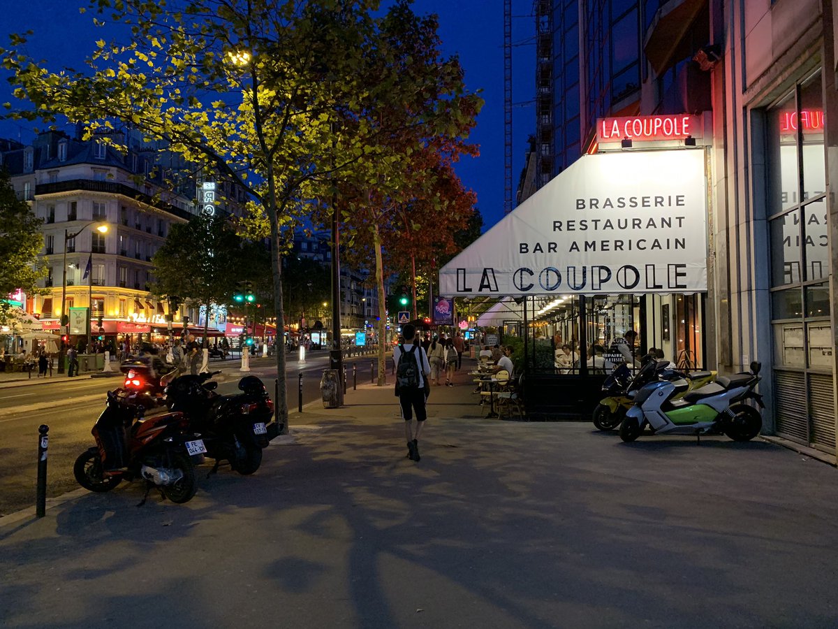 chris75sf's tweet image. #BMW #CEvolution @ #LaCoupole #Paris