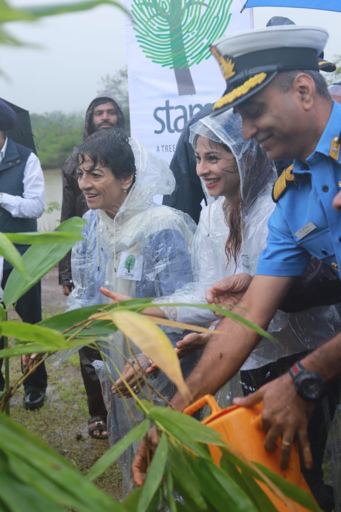 TanishaaMukerji's tweet photo. The @ngostamp #earthrenewalproject plantingdrive with #INSSHIVAJI lonavala on their 75 jubilee #LKCF #IIMUN @bindasbhidu @KajolAtUN @Nerolac_Paints our #greenwarriors is just the 1ststep in our fight against climate change!#tanishaamukerji #jayverma @TarunRathi9898 @narendramodi https://t.co/qN3rdzvV4K