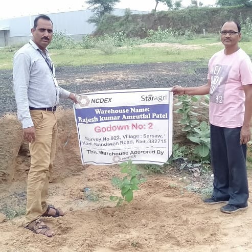 StarAgriGroup's tweet photo. We care for the  #Environment, that's why we take steps ahead of future to #Protect It.

Star Van Utsav Update: Plantation drive at our  Warehouse in Kadi and Harij, Gujarat.

#VanMahotsav #SaveTrees #StarAgri #StarVanUtsav2019 #Letsplantthefuture https://t.co/iYjiKL4xs5