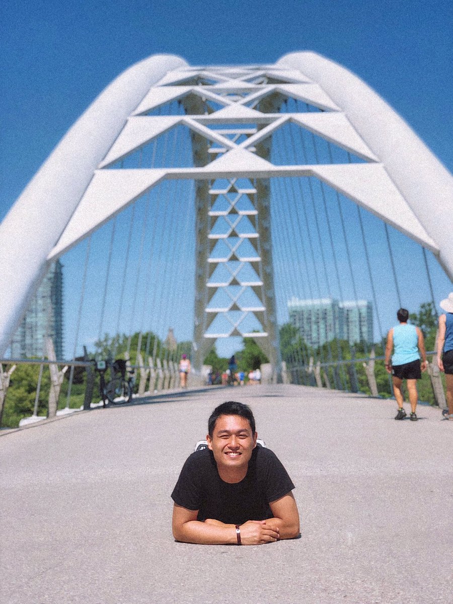 borre_michael's tweet photo. Close enough π
#MakeLifeMemorable
#SweetEscapeToronto https://t.co/KnjVX7DXBG