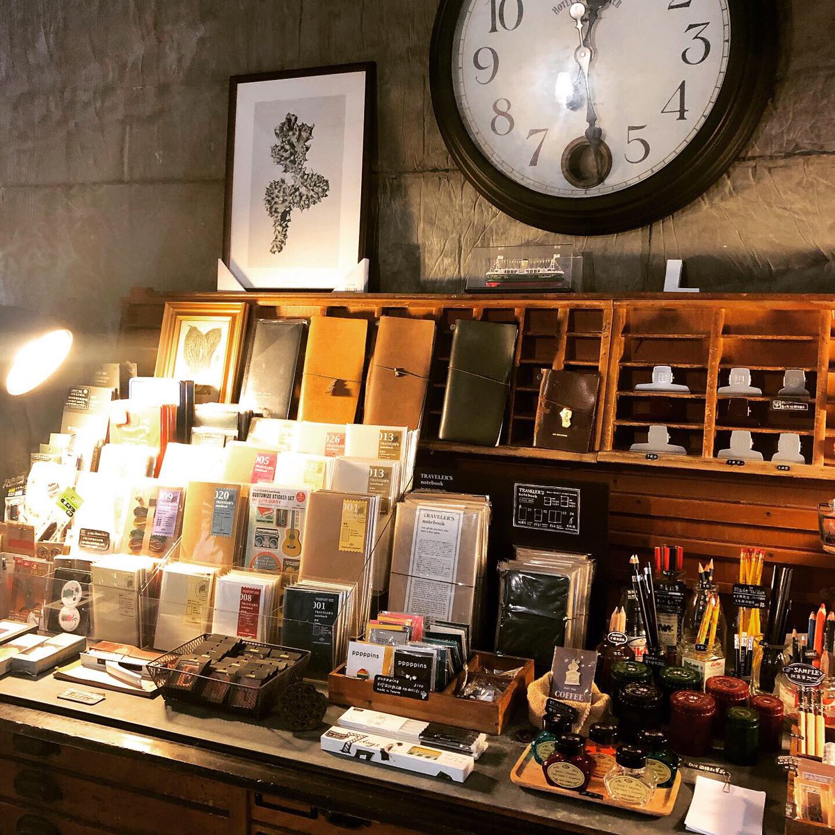 travelers_note's tweet image. Nice shop we visited in Taipei.
TOOLS to LIVEBY is selling TRAVELER’S notebook for a long time with wonderful space. Special Taiwan Tea shop has just opened at second floor.

#travelersnotebook #travelerscompany #travelersfactory #トラベラーズノート