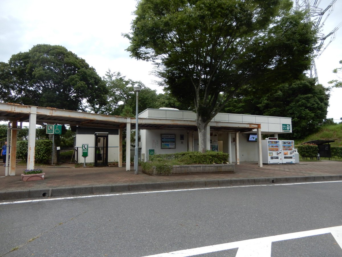 クニヒロ على تويتر 佐原pa上り ハイウェイナウくん 展望台の看板や東関東道を 見渡せる絶景ポイントなどネタが満載で無人paに するには勿体ないpaです