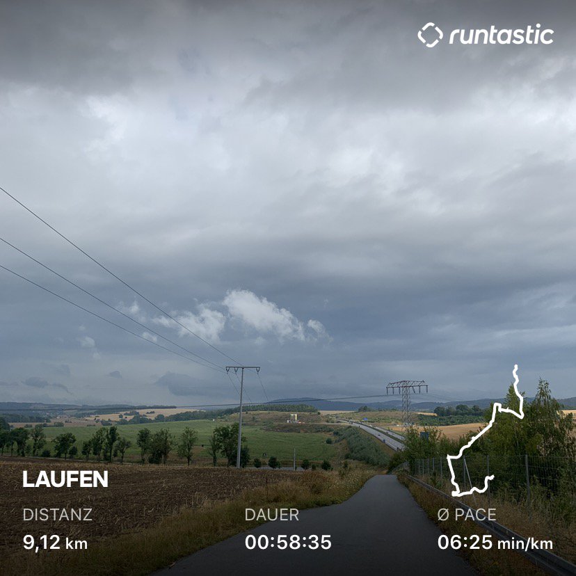 derSchniep's tweet photo. Beim letzten Kilometer hat mich der Regen erwischt war aber sehr erfrischend🤪🌧💦😁 9k #laufschnieplauf am Samstag morgen 👍
#laufenmachtgluecklich #laufliebe #LaufenmachtSpaß #kmspiel #sweatcoin #allactive #alleswirdgut #derwilldochnurlaufen #gutenMorgen 2.0 https://t.co/obs2caJbji