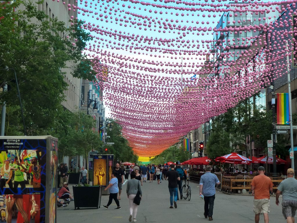 Heute ist in Hamburg der #CSD. In Montreal konnten wir unter einem gigantischem Regenbogen laufen. In der Rue St. Catherine erlebten wir dann auch eine ganz besonders schöne Stimmung.
goandtravel.de/stcatherine/

#Montreal #LGBT #Toleranz #Vielfalt #Pride