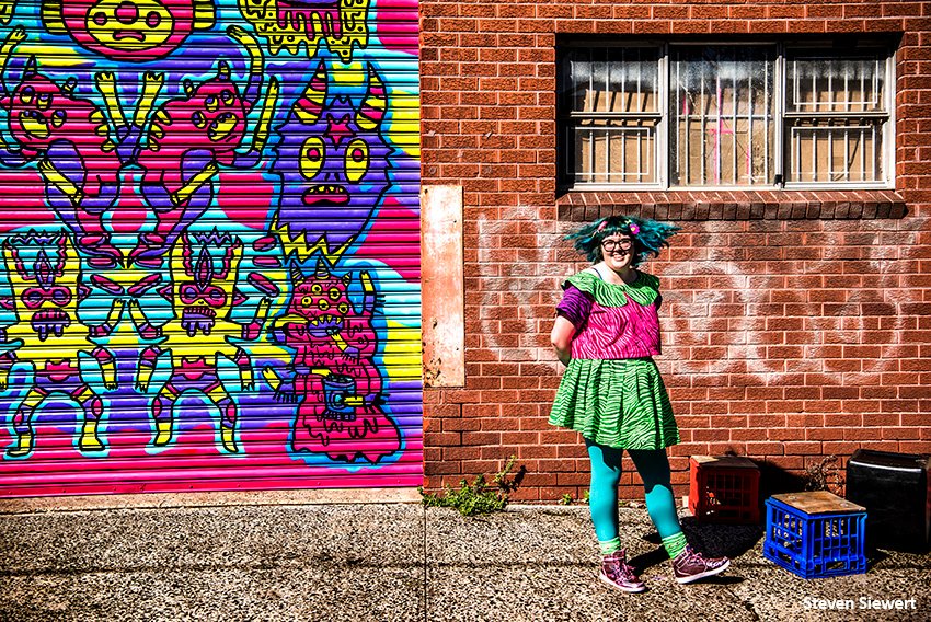 photosSMH's tweet photo. Let artist #DaisyKnight brighten your day with her #StreetArt as part of the Inner West #EDGE Festival and #EDGECreativeTrails #photo @SiewertPhotos #daisyattack https://t.co/9NGXl6edOO