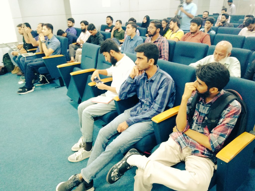 TaleyaMirza's tweet photo. First talk about ngRx at @ng_pakistan
#ngpakistanmeetup8 https://t.co/EnRxzp1XZV