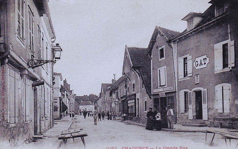 Chaource_Aube's tweet photo. 👉👉👉 La saga de l'été continue sur Chaource en cartes postales anciennes ...
#CartesPostalesanciennesChaource #Chaourceautrefois #Entreedelaville #HOTELDESFONTAINES #chateaudelaCordeliere #GrandeRue #GAT #RestaurantlesFontaines #avantJuin40 #larmance #chateauCordeliere https://t.co/dgRiHe9su2