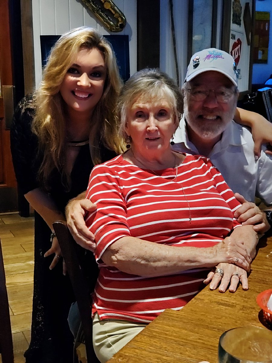 I love these two so much!
<a href="/MitchOliver8/">Mitch Oliver</a> up for Promoter of the Year and his lovely sister, Jean. Hanging out at the @AssocIntl #ISSAAwards
#ISSA