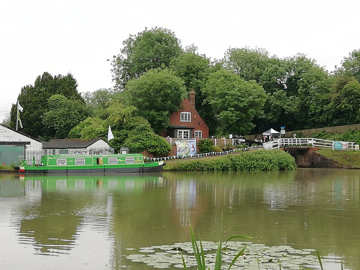 The Flight Opens 10am until 12Noon come along &amp; enjoy tea &amp; cakes in the Caen Hill Cafe while watching the boats pass through the lock flight#Lifesbetterbywater