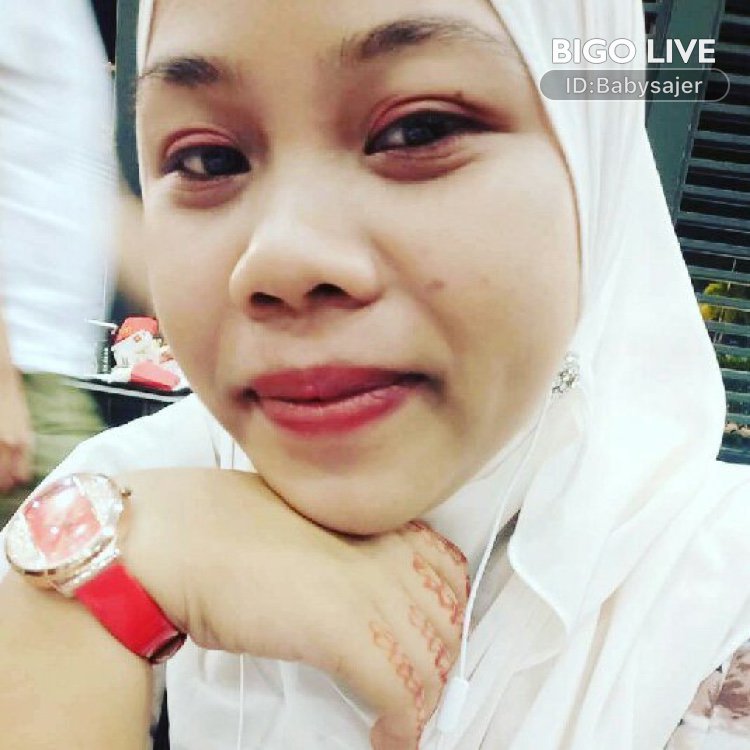 putranor1983's tweet photo. Masuk dan tonton LIVE Sᴛʀʙ❀мѕℓιуαηα🍓™ di #BIGOLIVE: New Task 😘  
https://t.co/yRA4KRoQ2N https://t.co/3xToYhaYvn