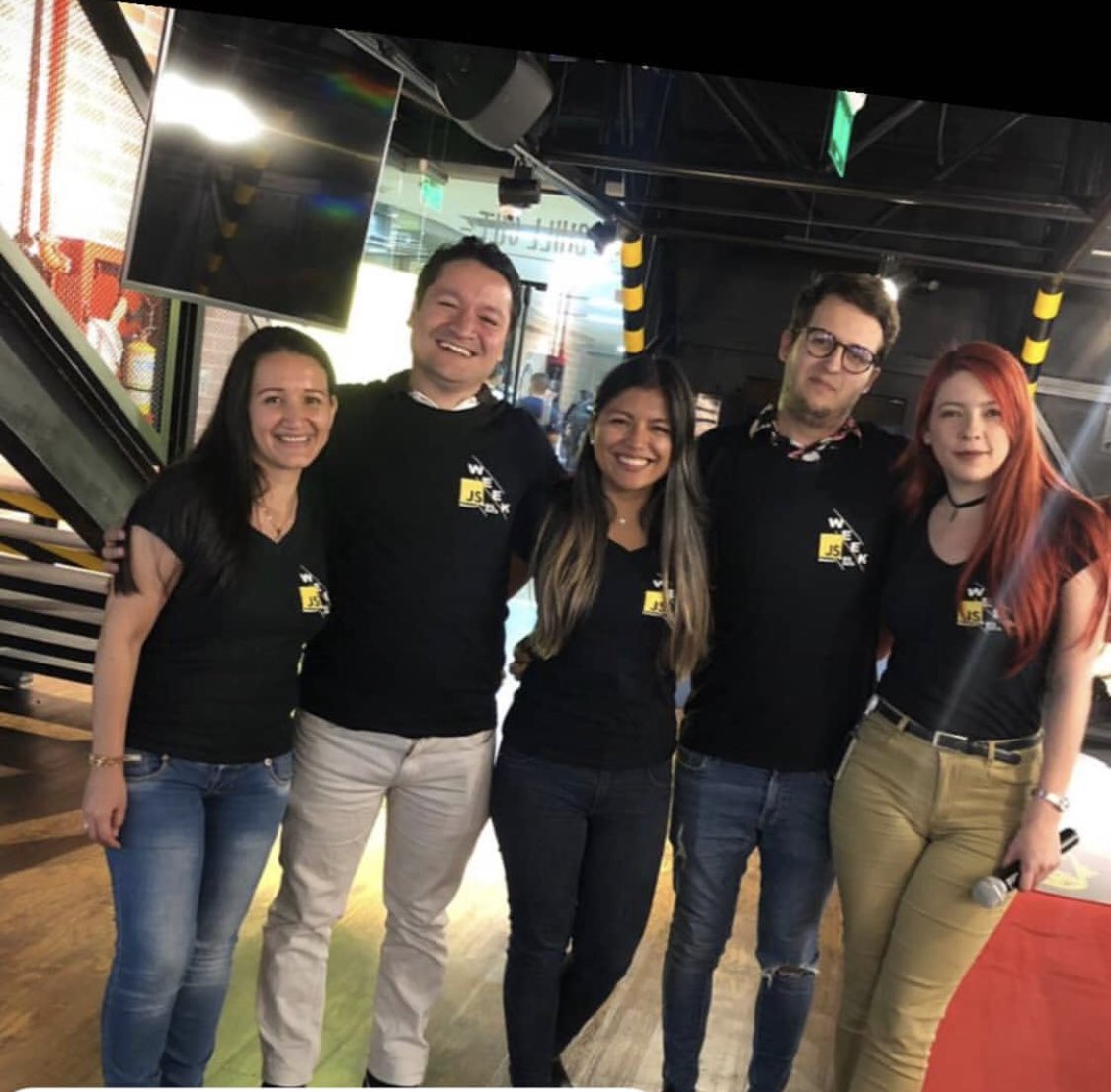 khriztianmoreno's tweet image. Un recuerdo de mi paso anoche por la #JSWEEK. Gracias a los asistentes por quedarse un viernes hasta tan tarde para prender sobre #JAMstack