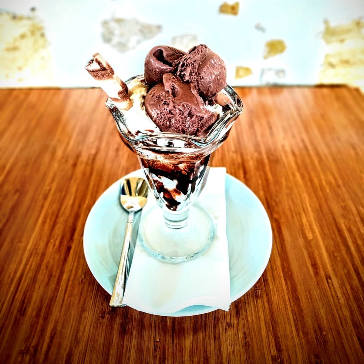 Sıcak bunalttıysa #çikolatalıcup dondurma yemek gerek 😋 #çıkınçıkıngelin #thebestcafeintown #yaz #summerlove #algida #sarnıçpark ##çikolataaşkı #haydeberinse