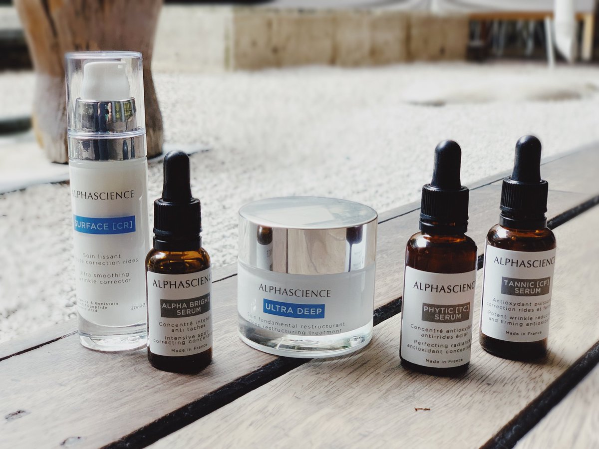 ef_skin's tweet photo. ALPHASCIENCE philosophy is based on the combination of 2 fundamental functions: PROTECTION provided by antioxidant serums and CORRECTION. 

Buy the collection now online! #beauty #beautyproducts #veganbeauty #vegan #skincare #alphascience https://t.co/9eREyrjQXR