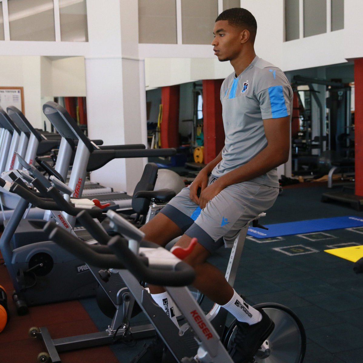 I_Fernandes14's tweet photo. First day in Trabzonspor 🇹🇷🤞🏾🔵🔴#Trabzonspor #Turkey #IF14 https://t.co/tttjhKLnd1