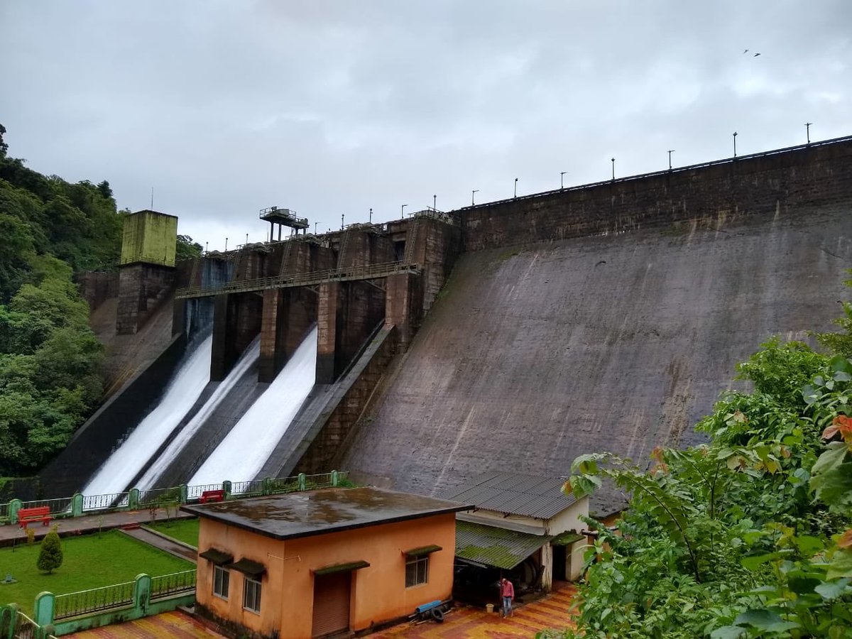 prudentgoa's tweet photo. Due to incessant rains, WRD releases water from gate 1 &amp; 4 of #Anjunem dam, water levels to be monitored round the clock by Disaster Management Team, water level of Sankhali &amp; Bicholim river under control
#Goa #Water https://t.co/nn3MP7theu