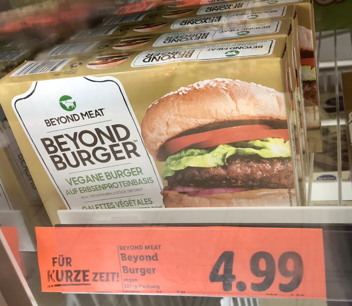 Holger Zschaepitz On Twitter Lidl Attacks Beyond Meat In Germany With A Cheap Copy Of A Plant Based Burger Welt Has Grilled The Vegan Products And Says Who Is Running For The Meatless
