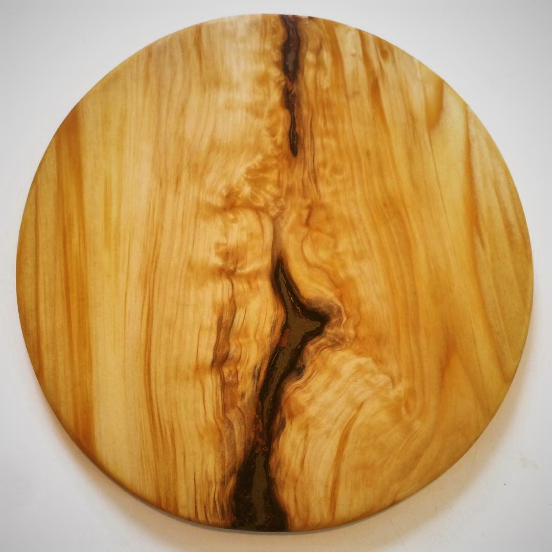 SebastienMD's tweet photo. Dessous de plat réalisé à partir d'un couvercle de fromage Mont d’or en épicéa en septembre 2018.

#bois #ebeniste #ebenisterie #ebenisteriedart #faitmain #artisanat #artisanatfrancais  #madeinfrance #wood #woodcraft #woodwork #cabinetry #cabinetmaking #cabinetmaker #woodshop https://t.co/msDC8wAR6C