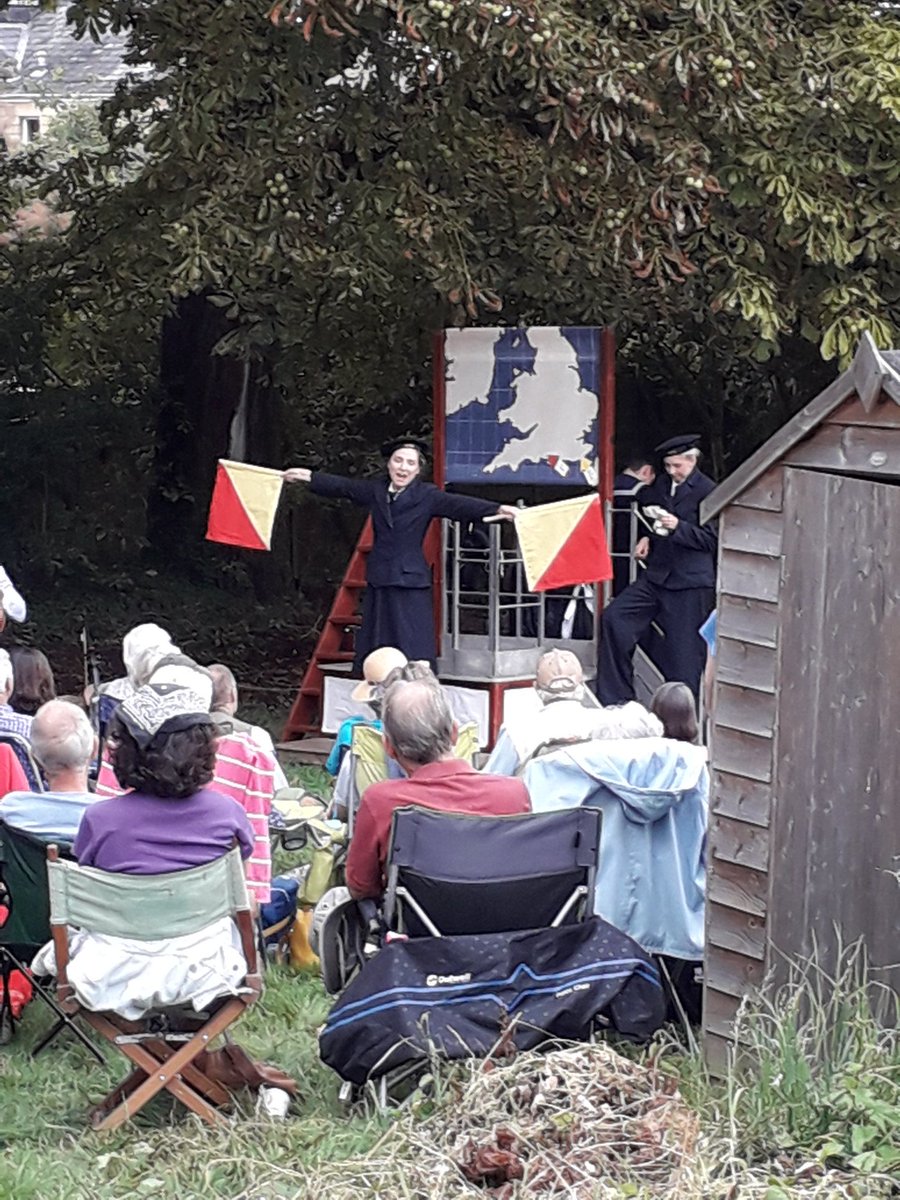 Bearflat's tweet photo. And the message from the #bearflat #allotments is ... @mikrontheatre are in full swing. https://t.co/qepQHNgIT1