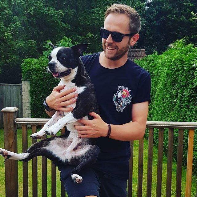 Never too big to sit on your dad's knee! @thehendogs @hobojackclothing #dogsofinstagram #hobojackclothing ift.tt/2Kc5yWq