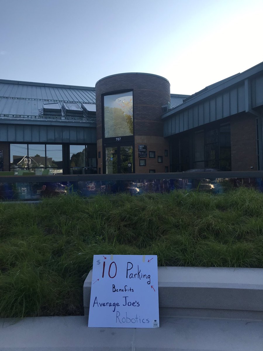 averagejoes3620's tweet photo. This weekend at Krasl Art Center we will be providing parking from 8am-4pm, parking will be $10, Nosh Village and Forte coffee for food and beverages today. #frc #FIRSTInspires #FIM #frc3620 #robotics #AverageJoesAboveAverageParking #firstrobotics #omgrobots https://t.co/92r95McrDG