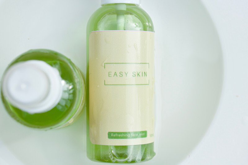 _LifeCanBeEasy's tweet photo. Our Emerald Face Mist just unveiled as the first product in our line.
Follow us on Instagram to get updates on more products and to make a pre-order on this!
#EasySkin ✨ https://t.co/QVHBdxQDuF