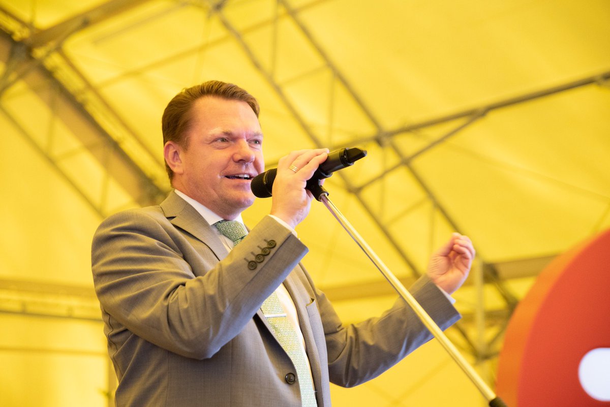 Šodien <a href="/LDzSA/">LDzSA</a> atpūtas bāzē “Virogna” sveicam Latgales reģiona labākos dzelzceļniekus. Esmu patiesi gandarīts strādāt kopā ar tik profesionāliem un aizrautīgiem sava darba darītājiem!