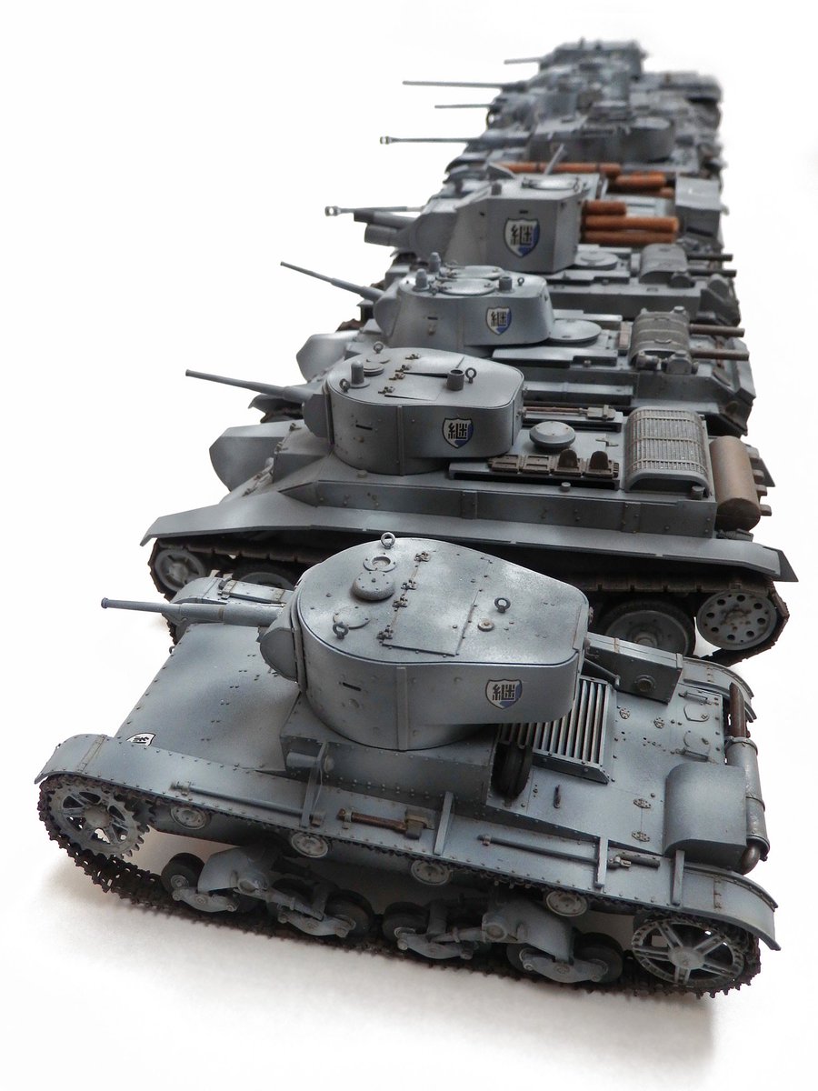 抄夏 ガルパン継続高校の戦車シリーズ Bt 5 Bt 7 T 26 T 34 76と85 T 28 頂き物の 号 三突 Bt 42と合わせて一揃いです これを作りたいがために模型作りを始めました 継続の戦車の迷彩は美しいです