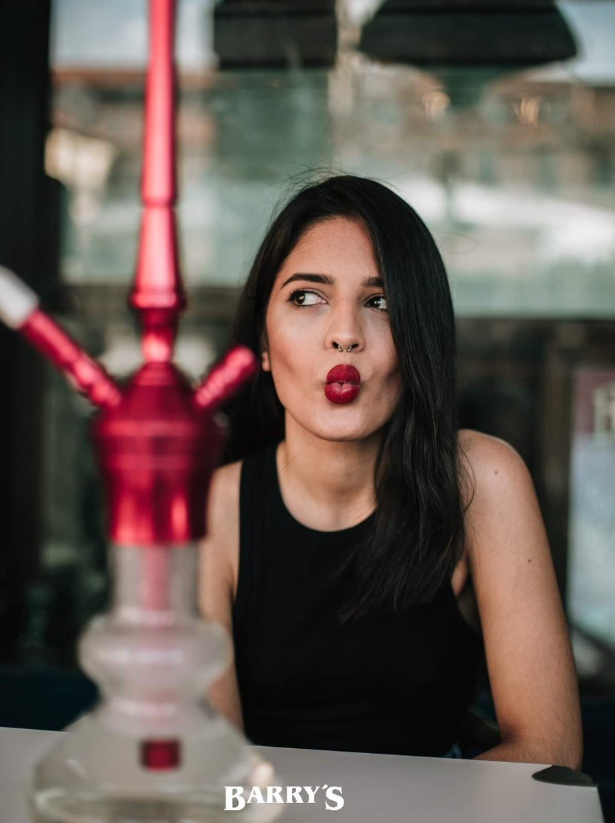 BarrysLeon's tweet photo. 💬 Nuestras #shishas te están esperando en Barrys . Posiblemente, el plan perfecto para esta tarde de sábado. ¿Quién se apunta? #leonesp #barriohumedo #plazamayorleon #party #friends #cachimbas #tardeo #terraceo #summer https://t.co/VxYUd5QjWD