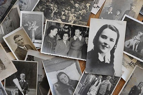 Did you know that there is an estimate of 1,3 trillion private photographs stored in albums, boxes, and frames all over the U.S.?
#genealogy #familyhistory #savefamilyphotos #ancestry #historicalphotos #photography