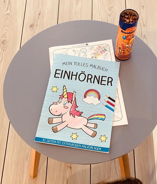 Storyvents's tweet photo. Ich mal die Welt, wie sie mir gefällt....😃👍
.
.
.
#malbuch #einfachmachen #anders #einhorn #kinderspass #kinderbuch #storyvents #literaturagentur #magie #fantasie #träumen #malen #unicorn #magic #unicornlovers #bücher #booklover #unicornart #weekendv… https://t.co/EKSRcAD7ru https://t.co/BvqQBzG7M3