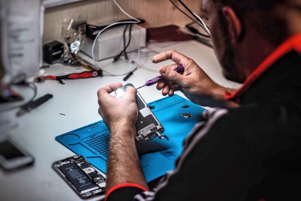 The_TechCompany's tweet photo. 🛠📲 Open 9-6pm Today 🛠📲
Quality Tech Repairs Done Right 📲
- Screens ✅
- Batteries ✅
- Speakers ✅
- Charging Docks ✅
- Ear Pieces ✅
#TheTechCo #WeDoTech #TechRepairs https://t.co/rmnV2AUHmu