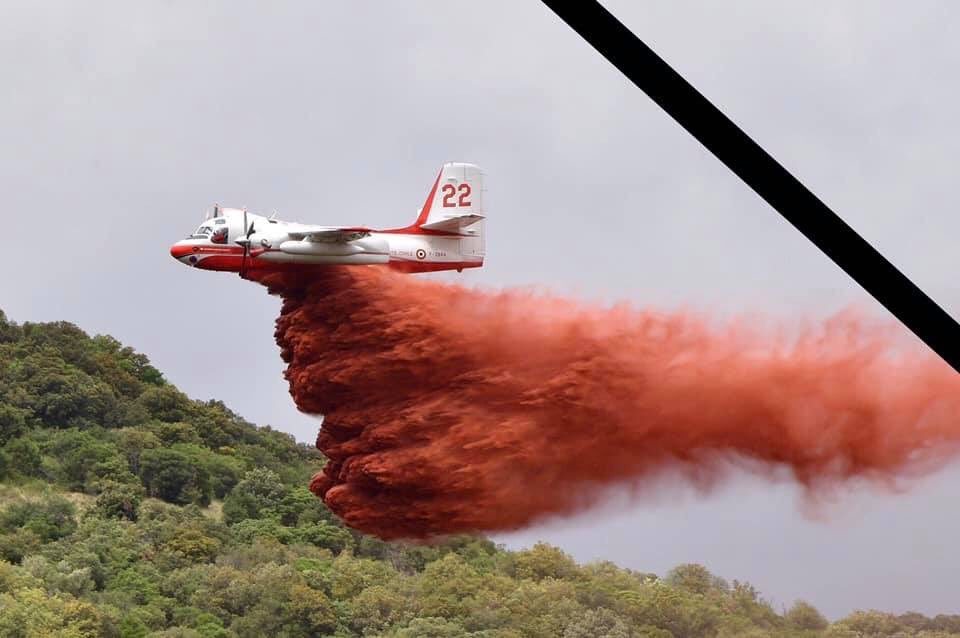Ffss38V's tweet photo. La FFSS38 acteur de la Sécurité Civile partage la tristesse suite au crash hier du Tracker 22 qui intervenait a Générac. Nous adressons toutes nos condoléances à la famille du pilote ainsi qu'à ses collègues. https://t.co/RIeqH7FDdY