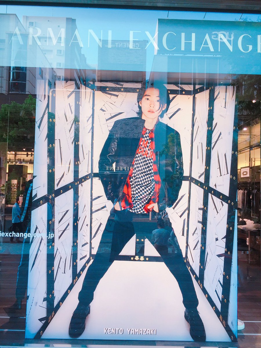 ট ইট র 心斎橋ビッグステップ 1階のa Xのビジュアルが山崎賢人さんになったおー W A Xの広告モデルで日本人が起用されるのは初めてやねんで 知ってた はい知ってましたよね ニュースなってましたもんね Armaniexchange アルマーニ