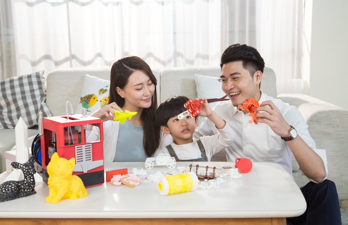 Emma63985314's tweet photo. Creality Portable 3D printer Toy printer for education.
CR-100  printing size:100*100*80mm https://t.co/jPbLo4LVm4